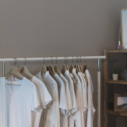 T-shirt en lin : la pièce essentielle d'un dressing minimaliste